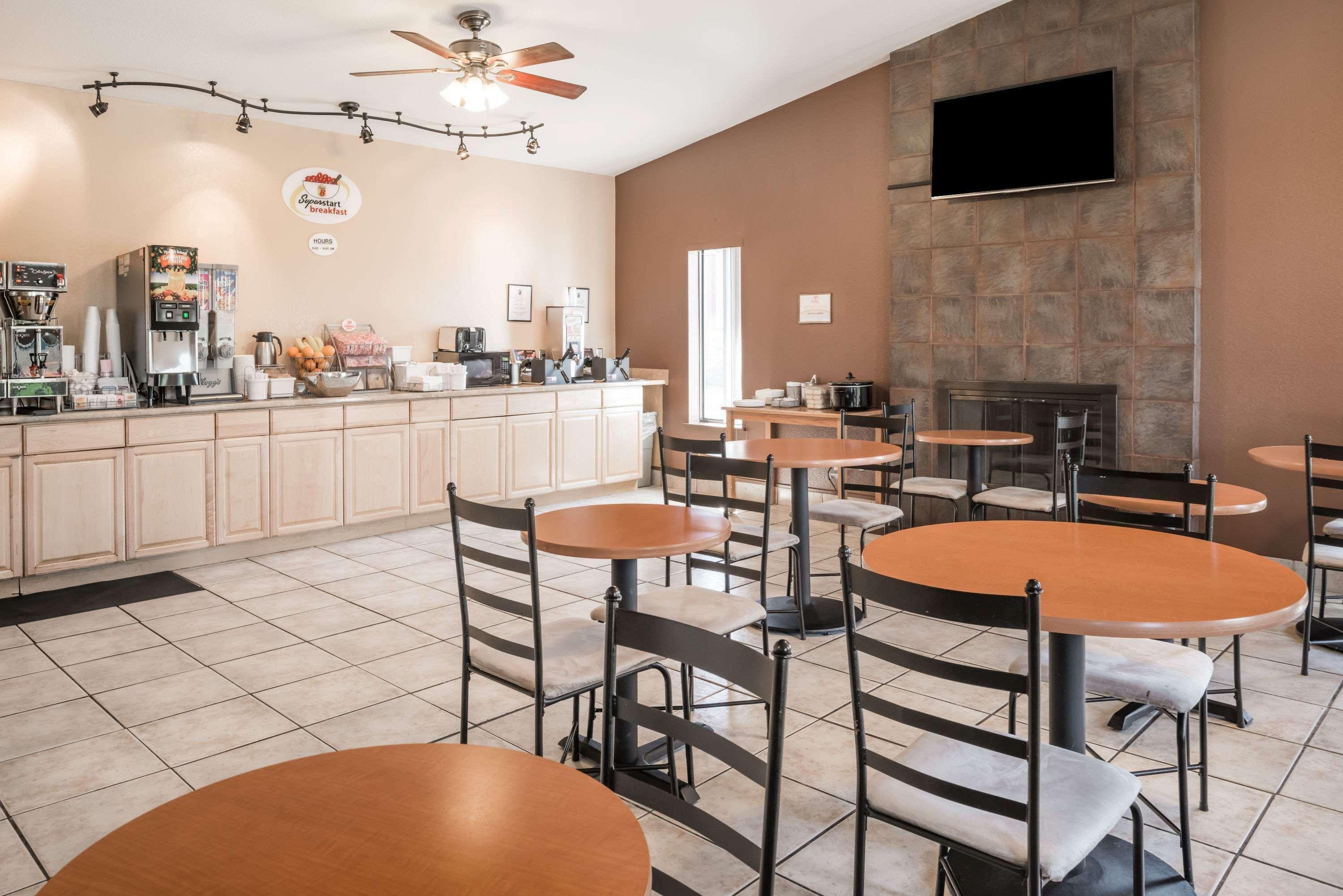Super 8 By Wyndham Spokane Valley Εξωτερικό φωτογραφία