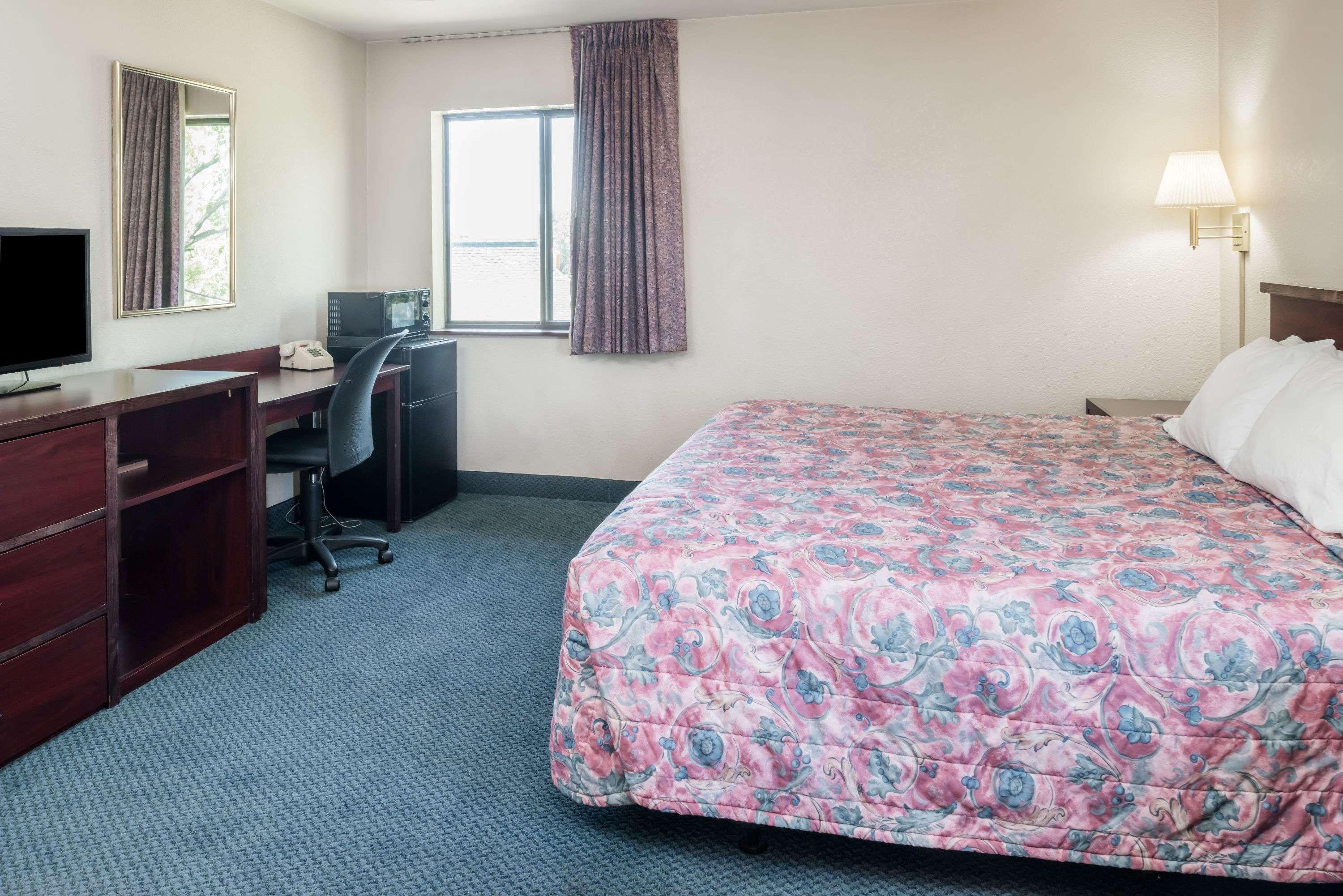 Super 8 By Wyndham Spokane Valley Εξωτερικό φωτογραφία