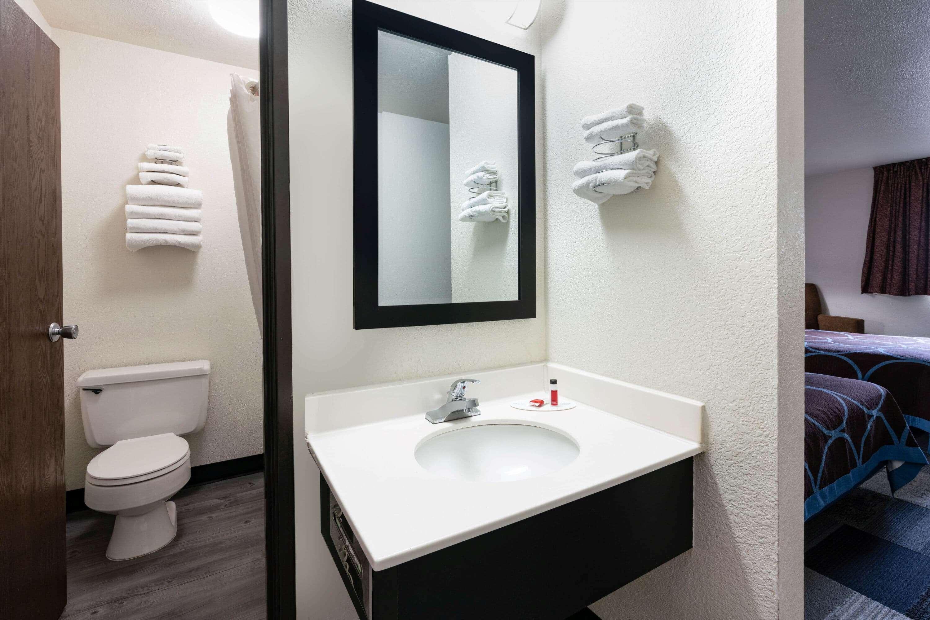 Super 8 By Wyndham Spokane Valley Εξωτερικό φωτογραφία